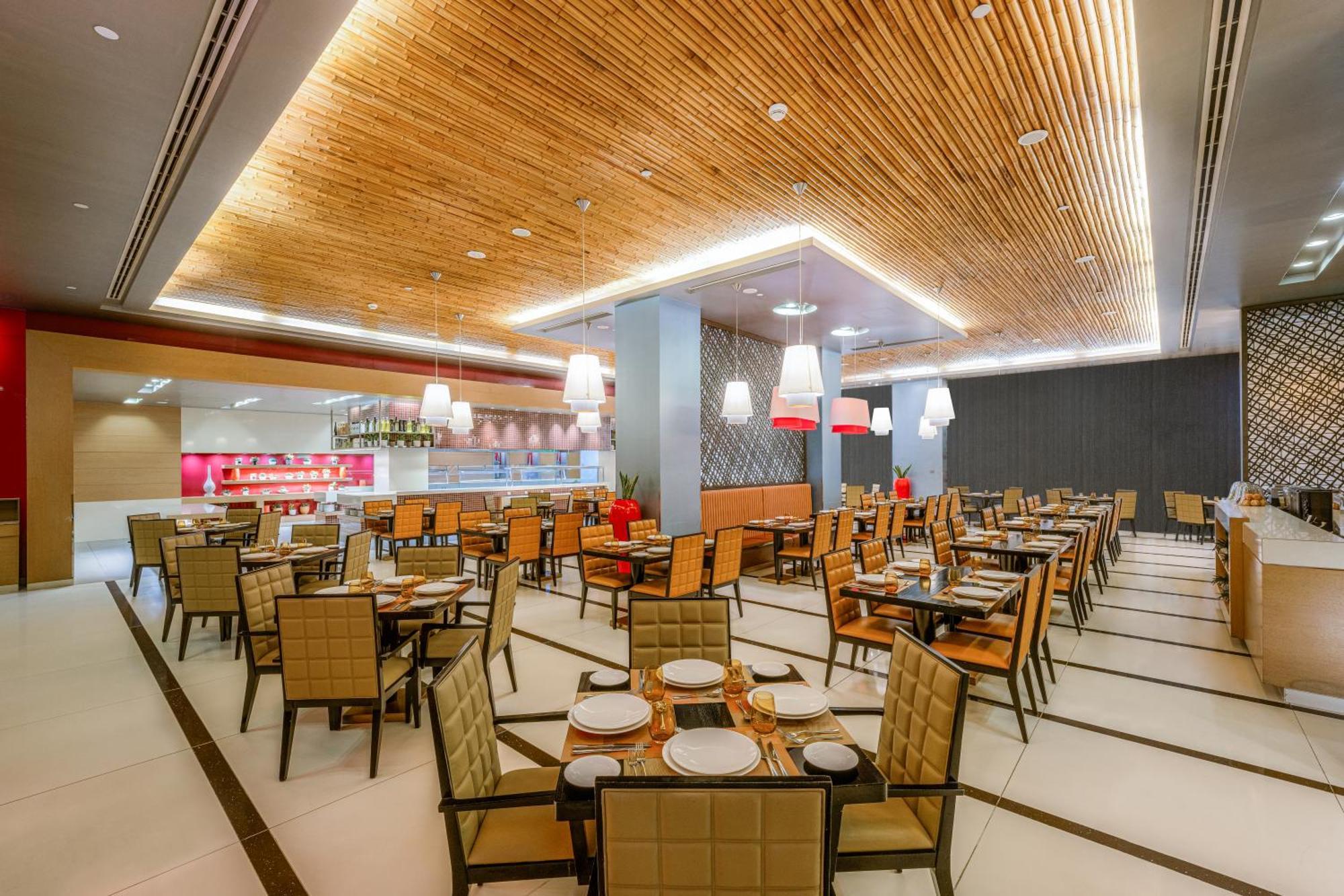 โรงแรมฮิลี่ เรย์ฮาน บาย โรทาน่า อัลอิน ภายนอก รูปภาพ The restaurant