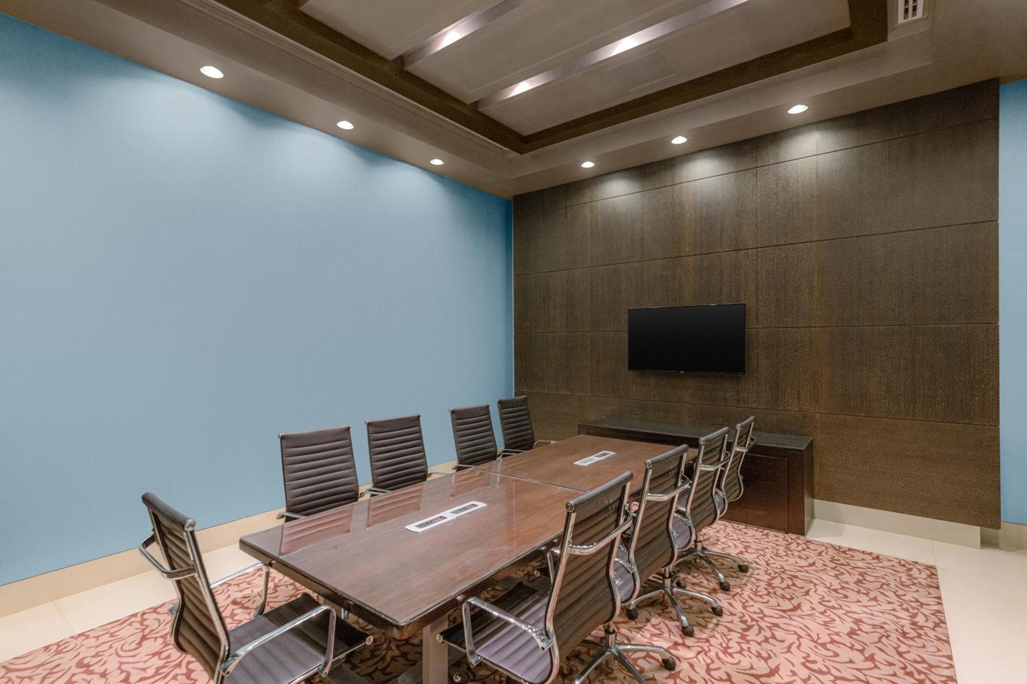 โรงแรมฮิลี่ เรย์ฮาน บาย โรทาน่า อัลอิน ภายนอก รูปภาพ Meeting room at the library